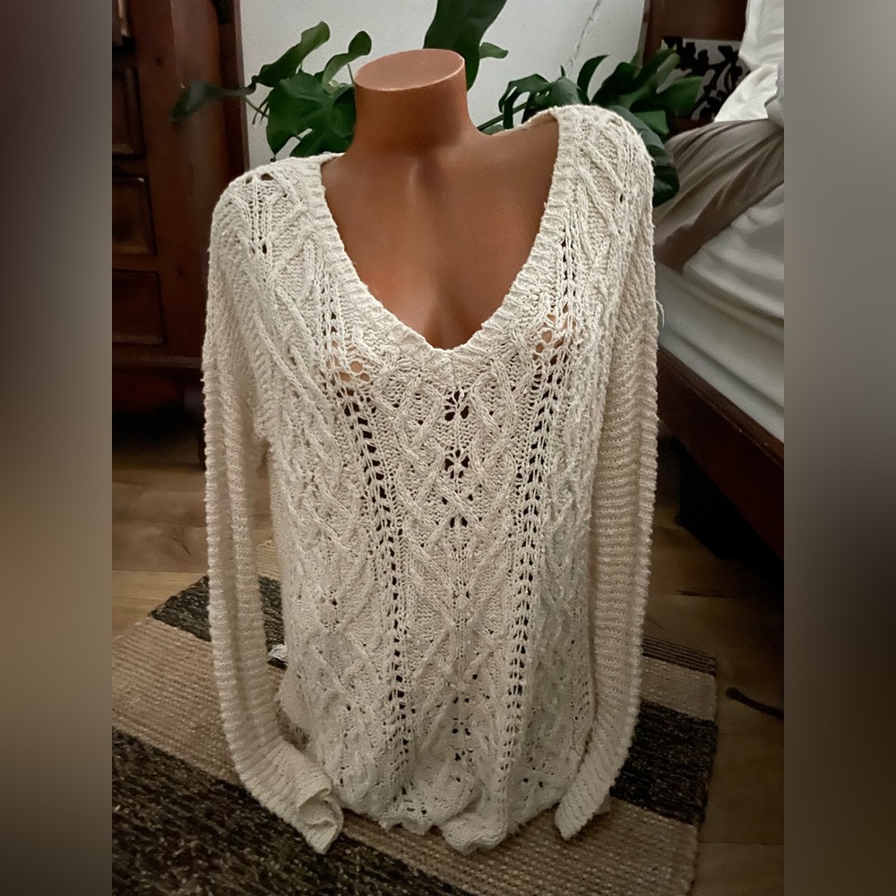 Free people white V-neck sweater